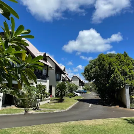 Well Located And Comfortable Villa Grand-Baie Exterior photo