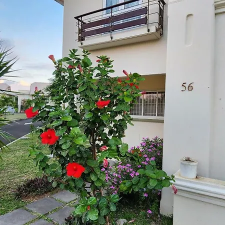 Well Located And Comfortable Villa Grand-Baie Exterior photo